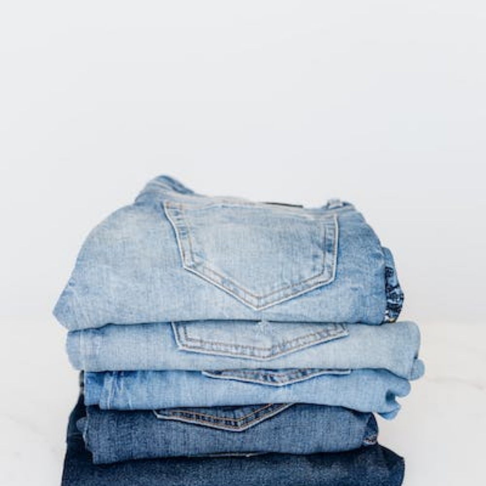 Like to be notified of Premium Denim Posh Shows❤